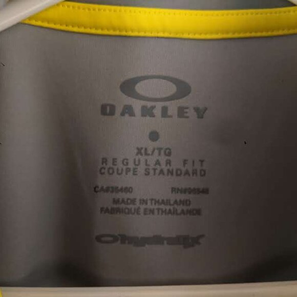 Oakley Golf Shirt - Picture 3 of 3